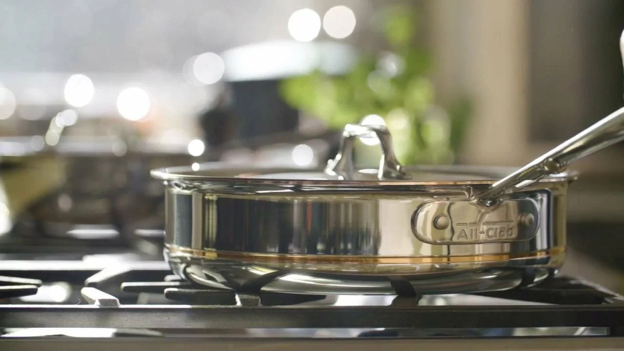 All-Clad Stainless Steel All-Purpose Food Steamer & Lid | 3 Qt. - Image 3